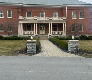 Town of Hounsfield Hotel | Harbor House Inn