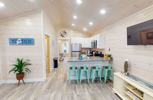 Belfast Apartment | Harbor View Cottage - Unit B
