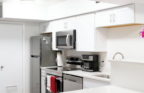 Capital View Apartment | Heartwarming 2BR Unit: Near UAMS, Little Rock!