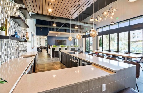 Menlo Park Apartment | Heated Pool | Free Parking Available | Redwood City Downtown