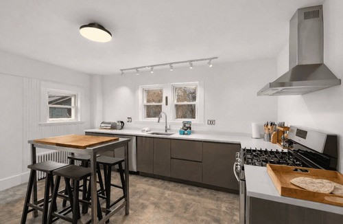 Gloucester House | Helena House: Charming and serene, close to Plum Cove Beach