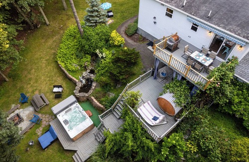 Bushkill House | Hideaway/Hot Tub/Sunna/Kayaks/Lake/Pool/Game Room/Cold Plunge