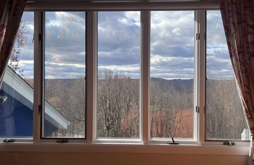 Sherman House | Hidden Gem on Private Road - Hike; Swim, Ski, Sauna; Relax - Repeat!
