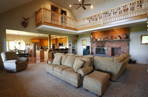 De Lancey House | Hidden Hollow spacious mountain retreat Beautiful secluded, large yet cozy home