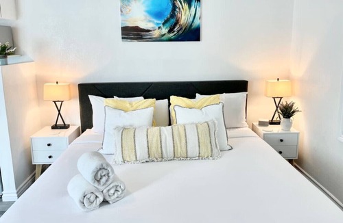 La Mesa House | Hidden King Suite with Garden, Parking - 4 Guest