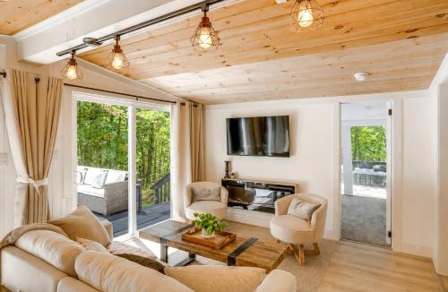 Monroe Bridge House | High-Design Monroe Cabin on 2 Private Acres!