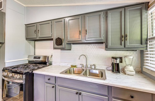 Pine Bluff House | Hike, Golf & Fish: Pine Bluff Retreat