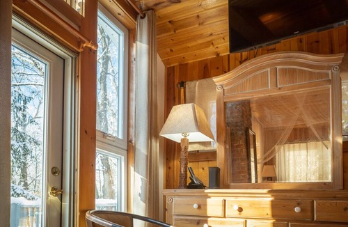 Wallkill Cottage | HIKE, SWIM, STARGAZE IN WOODS SIDING MINNEWASKA STATE PARK SHAWANGUNK MOUNTAINS