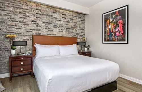 South Beach Hotel | Historic Bayfront Stay by Alcatraz Ferry, Ghirardelli & Painted Ladies