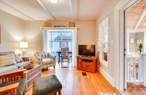 Bemus Point Apartment | Historic Bemus Point Studio w/Porch: Walk to Lake