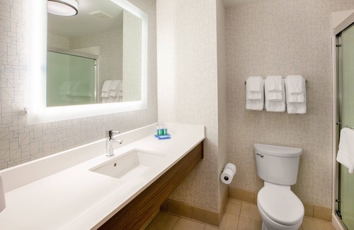 Downtown Little Rock Hotel | Holiday Inn Express and Suites Little Rock Downtown by IHG