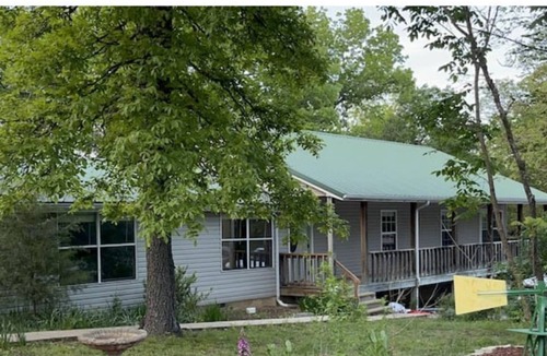 Eagle Rock House | HOT TUB - The Lodge - 4 bedroom home at Table Rock Lake - 2 blocks from water