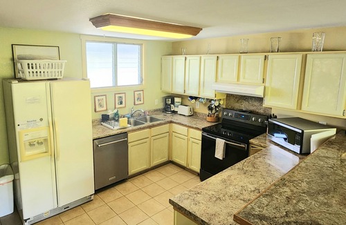 Waimanalo Beach House | House that has it all, Hot Tub, Kayaks, Surf Boards, Snorkeling gear & more