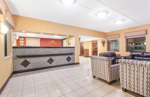 Tallman Hotel | Howard Johnson by Wyndham Suffern