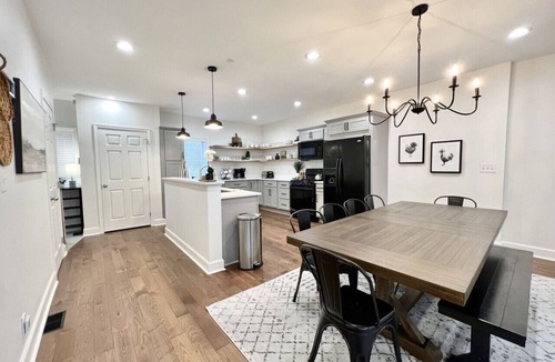 Cicero House | Huge 6BR Oneida Lakefront Retreat - Sleeps 20!