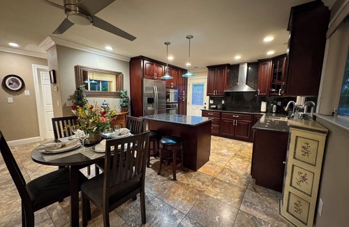 San Jose House | In the Heart of Santa Clara, Near Apple HQ & Santana Row: Modern 3-Bedroom Home