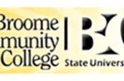 Johnson City Apartment | Intimate PR near Binghamton University. Free Park