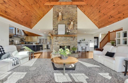 Loysville Cabin | Introducing Liberty Valley Lodge, your thrilling escape into luxury and leisure!