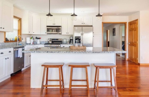 Broadalbin House | Island View Escape: Lake, Private Beach, Deck, Firepit, Family, Game Room, more!