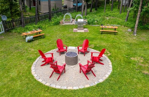 East Glacier Park Village House | Jacobson's Cottages Cabin #11