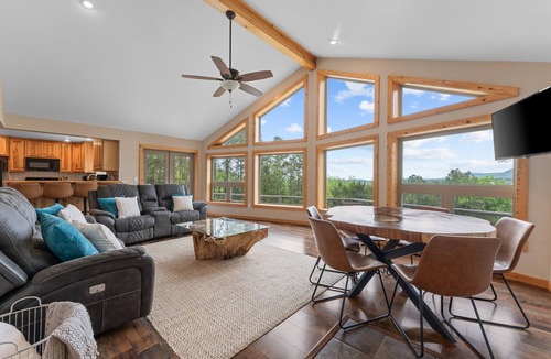Jasper Cabin | Jasper Getaway | Cozy 3BR Ozark Cabin