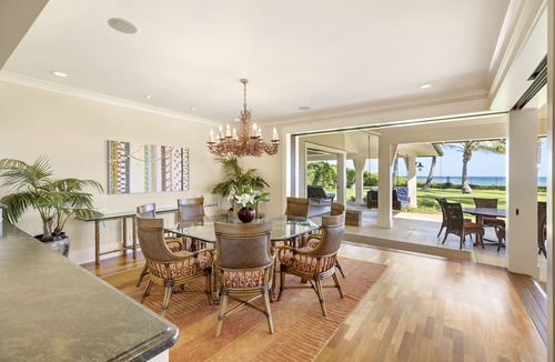 Kahala House | Kahala Beachside Estate: Luxury Estate w/Pool, Jacuzzi, AC & Spacious Yard