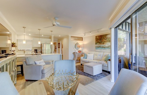 Hot Springs Condo | KAY'S "NO REGRETS!" LUXURY LAKE FRONT 1 BR CONDO! VERY SPECIAL .INQUIRE NOW!