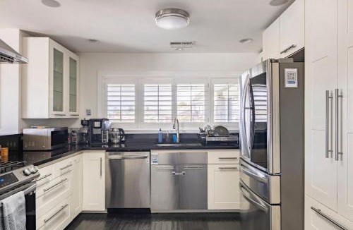 East San Mateo House | Lagoon Living Offsite and Family Retreat!