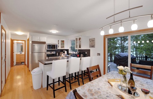 Gouldsboro House | LAKEFRONT BLISS! Private Dock, Fishing, Kayaks, Community Indoor Pool!