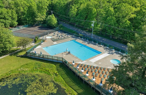 Pocono Mountain Lake House | Lakefront Cabin | Hot Tub, Kayaks, Beach, Pets OK Fully Loaded, Dock