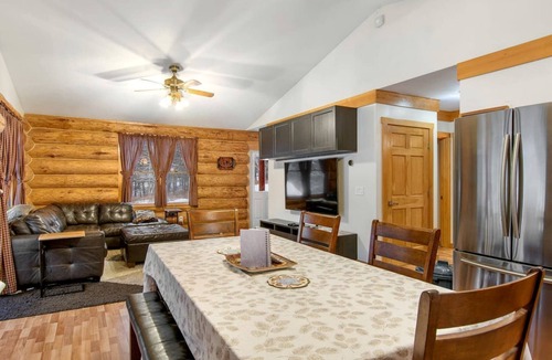 Pittsburg Cabin | Lakefront Cabin Incredible for a Peaceful and Serene Getaway in New Hampshire