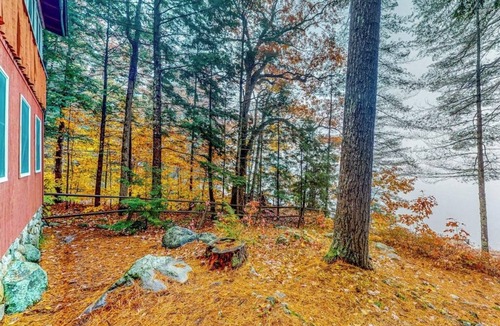 South Casco Cottage | Lakefront camp with cozy cottage-style interior and board games - kayaks welcome
