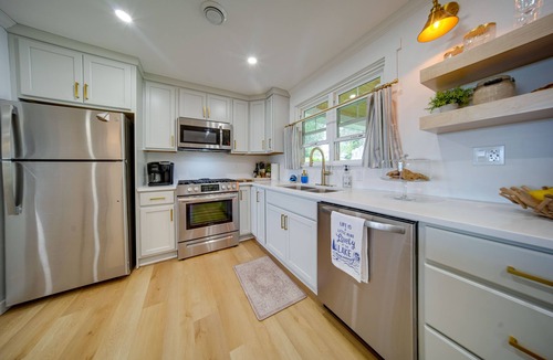 Stow Cottage | Lakefront Chautauqua Cottage Getaway