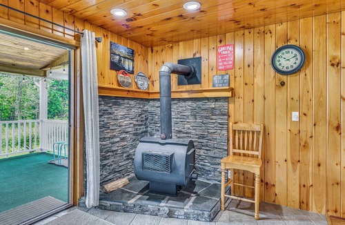 Gloversville Cottage | Lakefront Gloversville Home w/Beach + Dock!