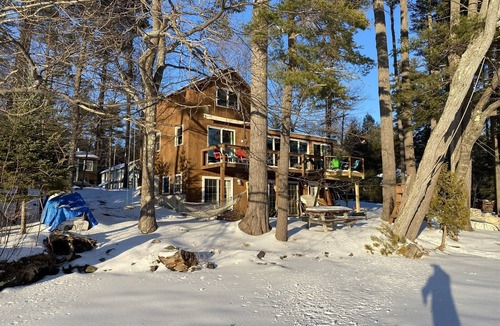 Oakland Apartment | Lakefront ground floor apartment on Snow Pond, close to Colby and Thomas College