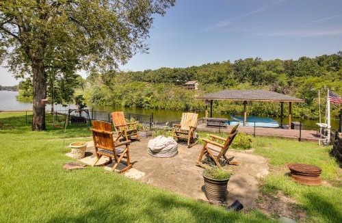 Mid America House | Lakefront Haven Near Oaklawn & Casino Resort!