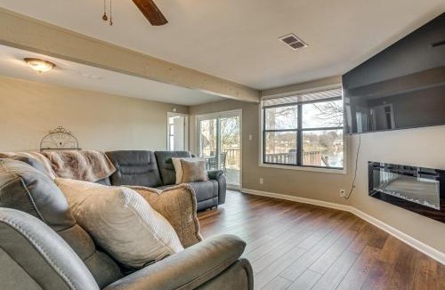 Gibson House | Lakefront Home w/Yard & Deck in North Little Rock