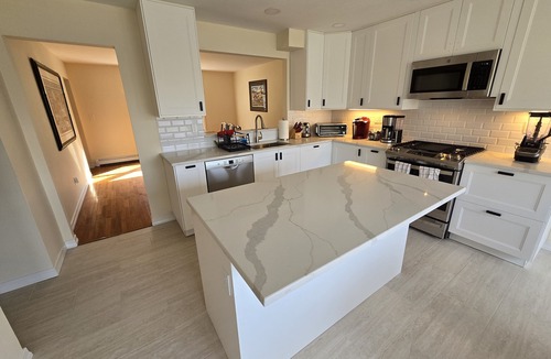 Walton Park House | Lakefront/Legoland/West Point Retreat Under 1 Hour From NYC! Heated pool & Spa!