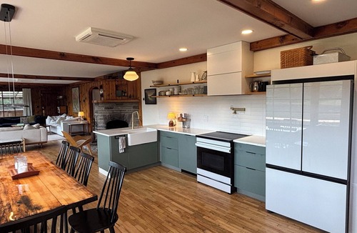 Narrowsburg Cabin | Lakefront lodge in Narrowsburg, NY cozy fireside spots canoeing sledding