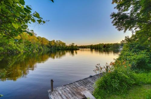 Oakland House | Lakefront Maine House ~ 4 Mi to Colby College
