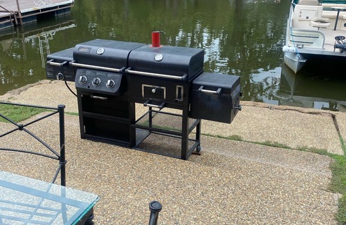 Lake Hamilton House | Lakefront Newly Remodeled 4 BR- Pool + Hot Tub + Boat rental + Events