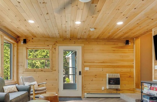 Saint Albans House | Lakeside Camp with an Amazing View