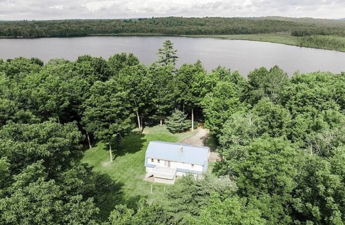 Palmyra House | Lakeside Haven on Whites Pond