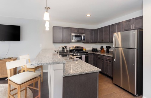 Lake Erie Beach Condo | Lakeside Oasis