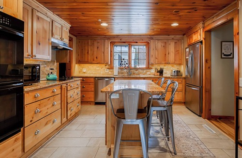 Honeoye Cottage | Lakeside Solace: Luxury Family Retreat!