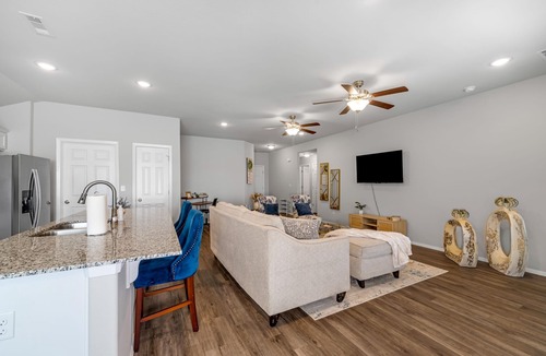 Lowell House | Lakewood Lounge - Quiet Area, Walking Trails, Community Park
