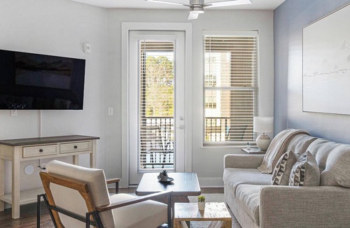 Ferndale Apartment | Landing | Incredible 1BD, Pool, Yoga Studio