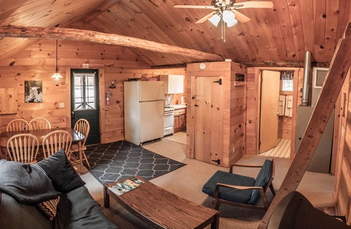 The Forks Cabin | Large Cabin with Riverview in The Forks