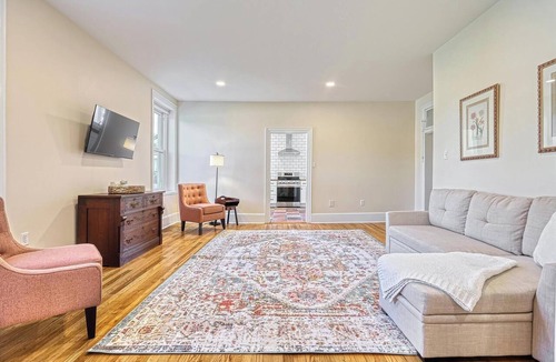 Halifax Apartment | Large One Bedroom Suite in Historic Farmhouse - Family Friendly!