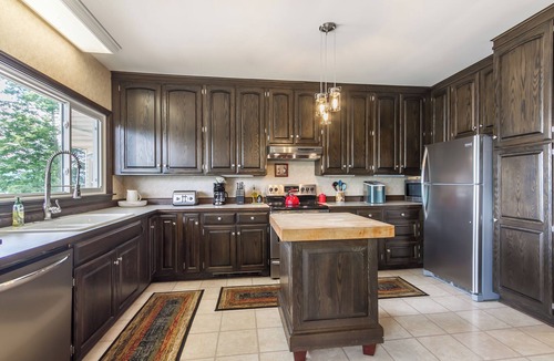 Hammondsport House | Large Waterfront Home,4 bdrm/3Ba, sleeps 8-10, private parking, game room, dock
